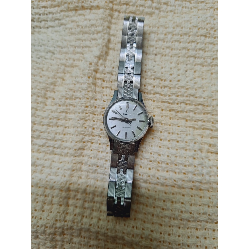 Đồng hồ Unisex nam nữ đẹp - Đồng hồ Nhật Thụy Si Giá Rẻ - Hoạt động bình thường , chưa qua đánh bóng