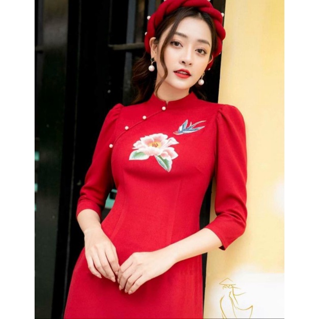 Mấn đội đầu áo dài màu đỏ, vàng, hồng