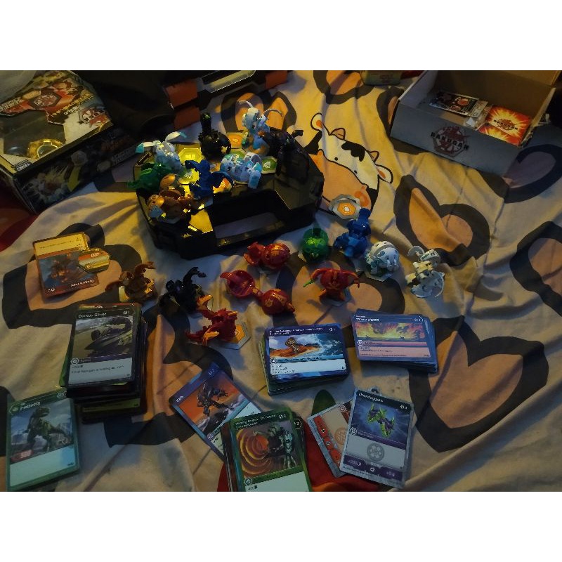 Bakugan Battle Planet Bakugan + Thẻ bài 2nd