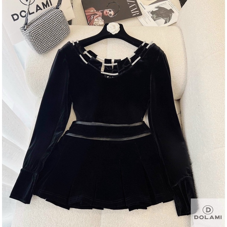 Set áo tay dài khoéc ngực + Chân váy xoè 🖤