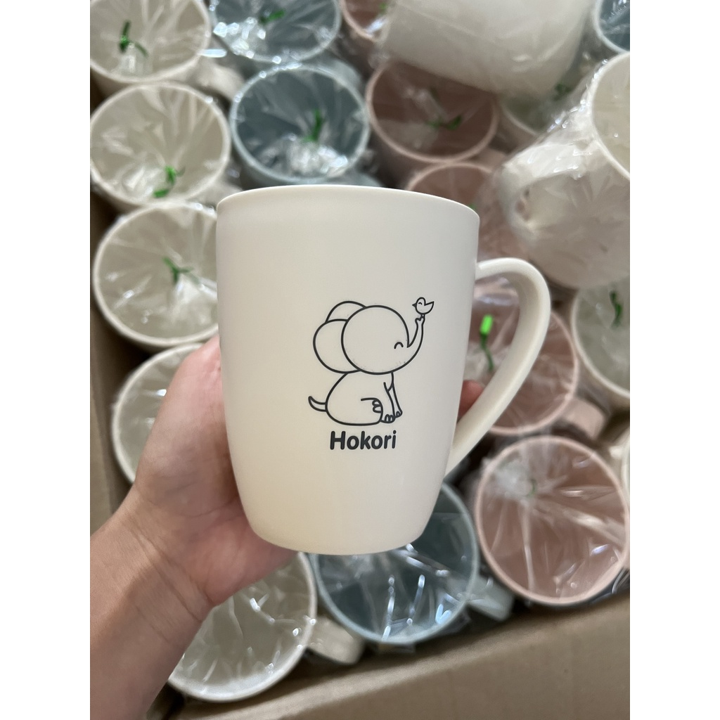 Ly, Cốc Uống Nước Nhựa Cao Cấp Kiểu Dáng Chú Nai Hokori Nhiều Màu Sắc Cute Có Quai Cầm