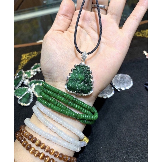 Mặt dây chuyền đeo cổ Hồ Ly chúa 9 đuôi ngọc sơn thủy