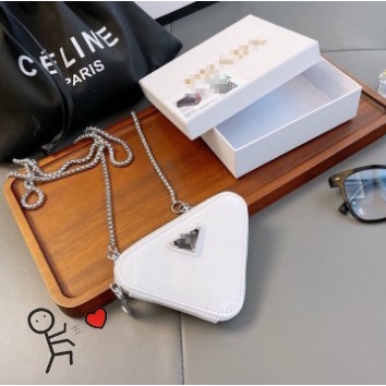 Túi Xách PRADA Đeo Chéo mini Hình Tam Giác Phối Dây Xích Đeo Vai / Thắt Lưng Cho Nữ