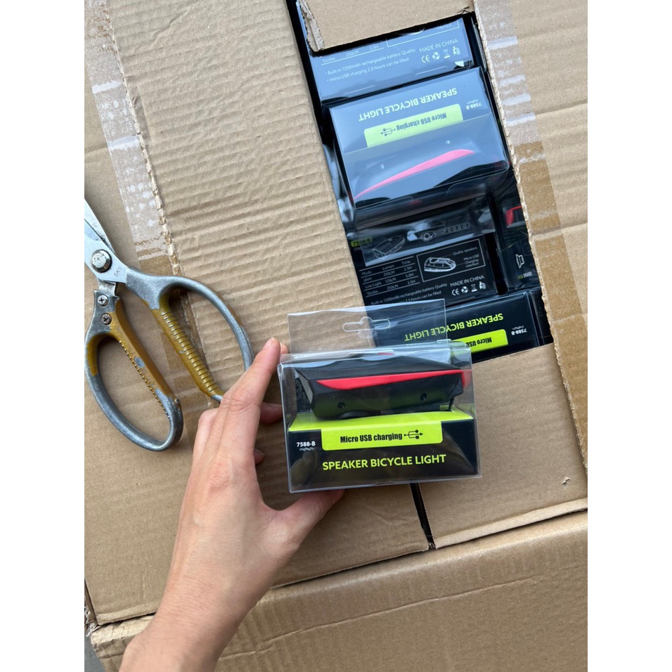 Đèn xe đạp thể thao loại 1 siêu sáng có còi pin sạc usb led T6 chống nước  loại cao cấp nhất