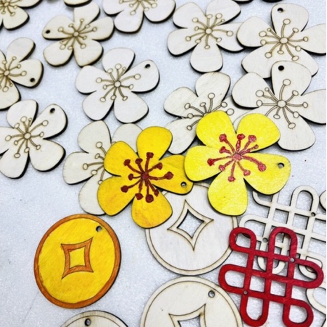 Hoa mai gỗ phụ kiện trang trí Tết Việt dùng tô màu và treo trang trí Tết