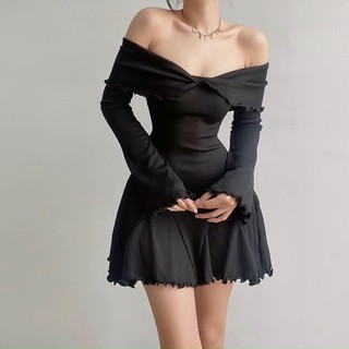 ĐẦM BỆT VAI TAY DÀI DÁNG XOÈ CHẮP TÙNG XOÈ SEXY