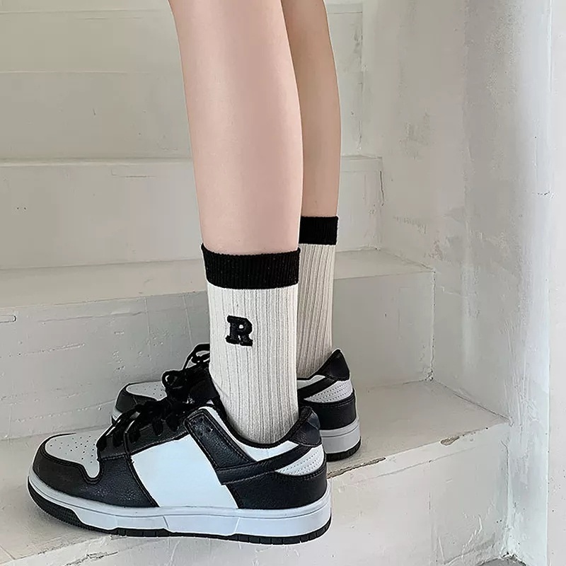 Vớ Thể Thao Mềm Mại Chống Trượt Họa Tiết Sọc Nhiều Màu Sắc Dành Cho Nữ