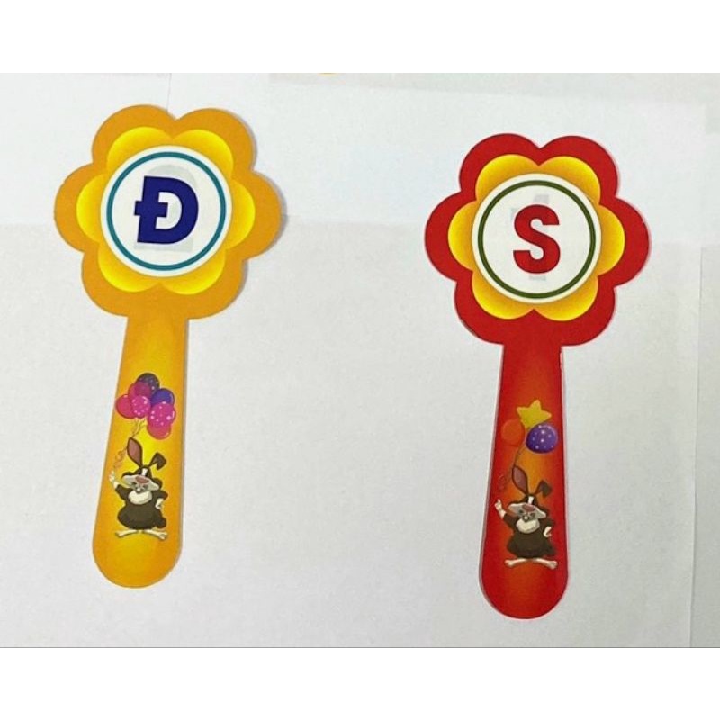 Bộ Thẻ (Đúng và Sai) của các bé.
