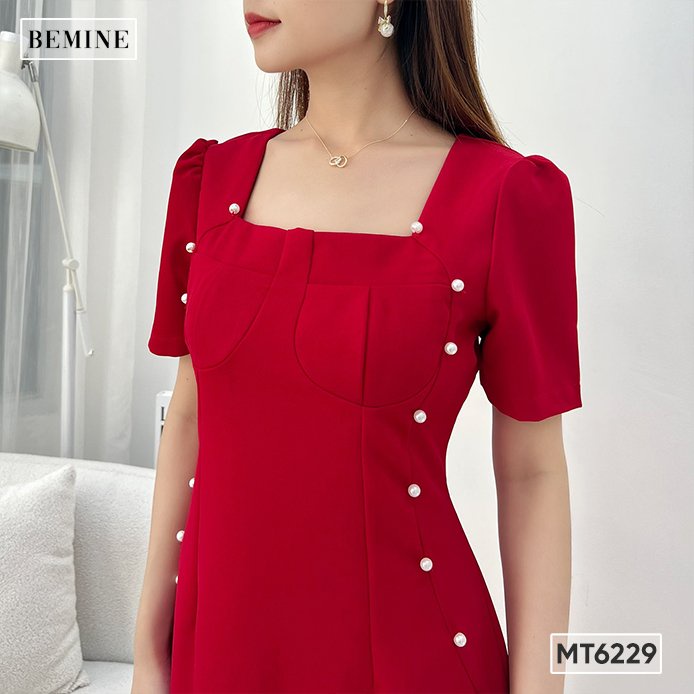 Đầm cổ vuông đính nút BEMINE MT6229