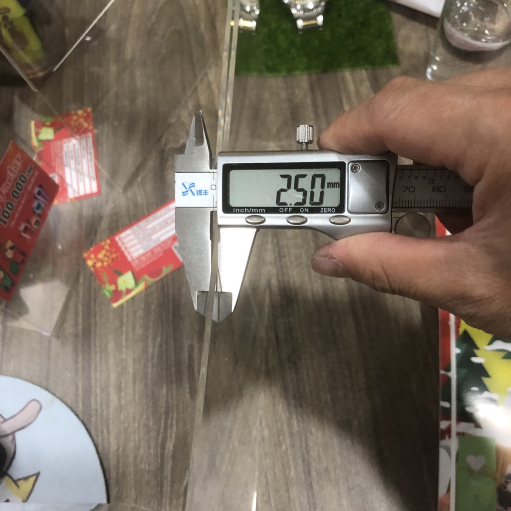 Menu mica chữ L mica 2.5mm cao cấp A4, A5, A6