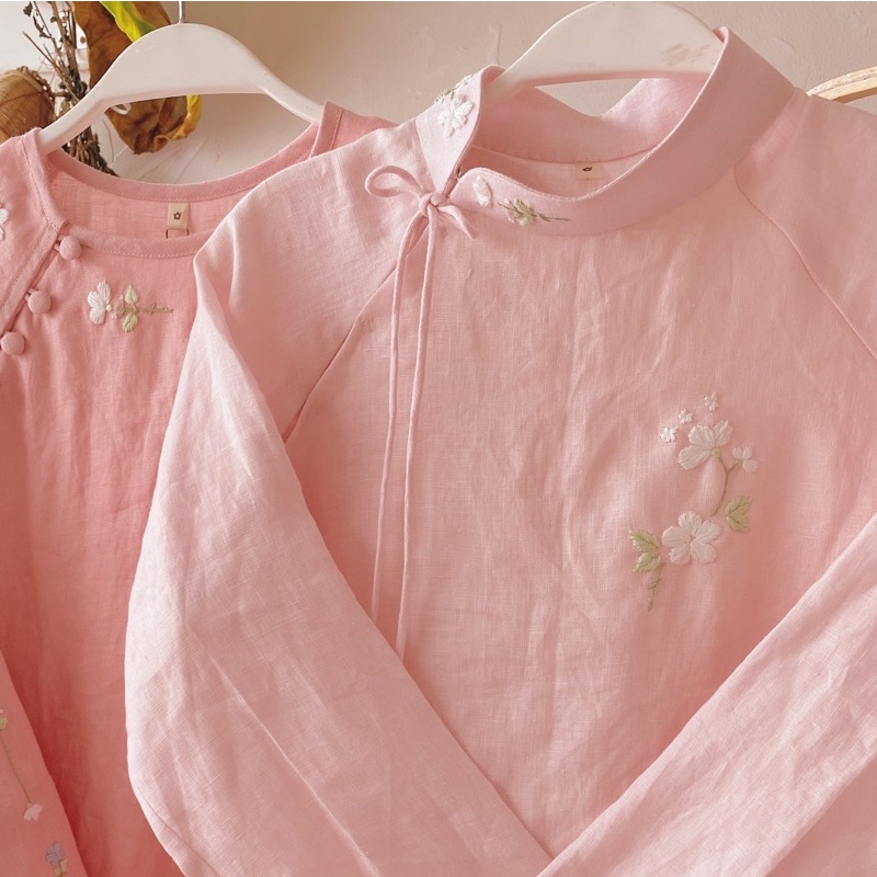 | 0303 studio | Áo dài buộc dây tay lửng 40cm tà dài 120 thêu hoa mai ở cổ và ngưc -  Áo dài  Nắng Mai