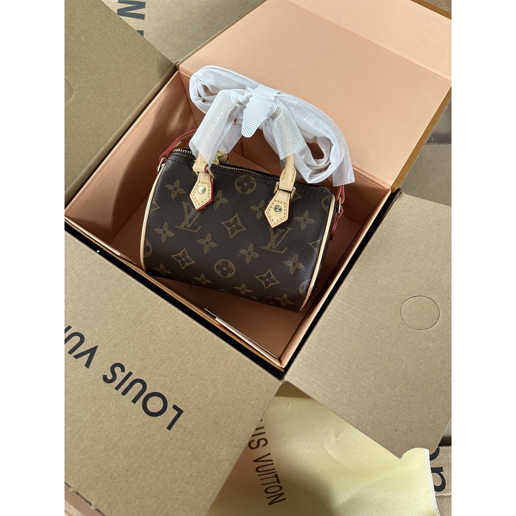 Túi Xách l...v Trống Hoa Nâu Bản Super Hàng 2 Box Hịn MTA459