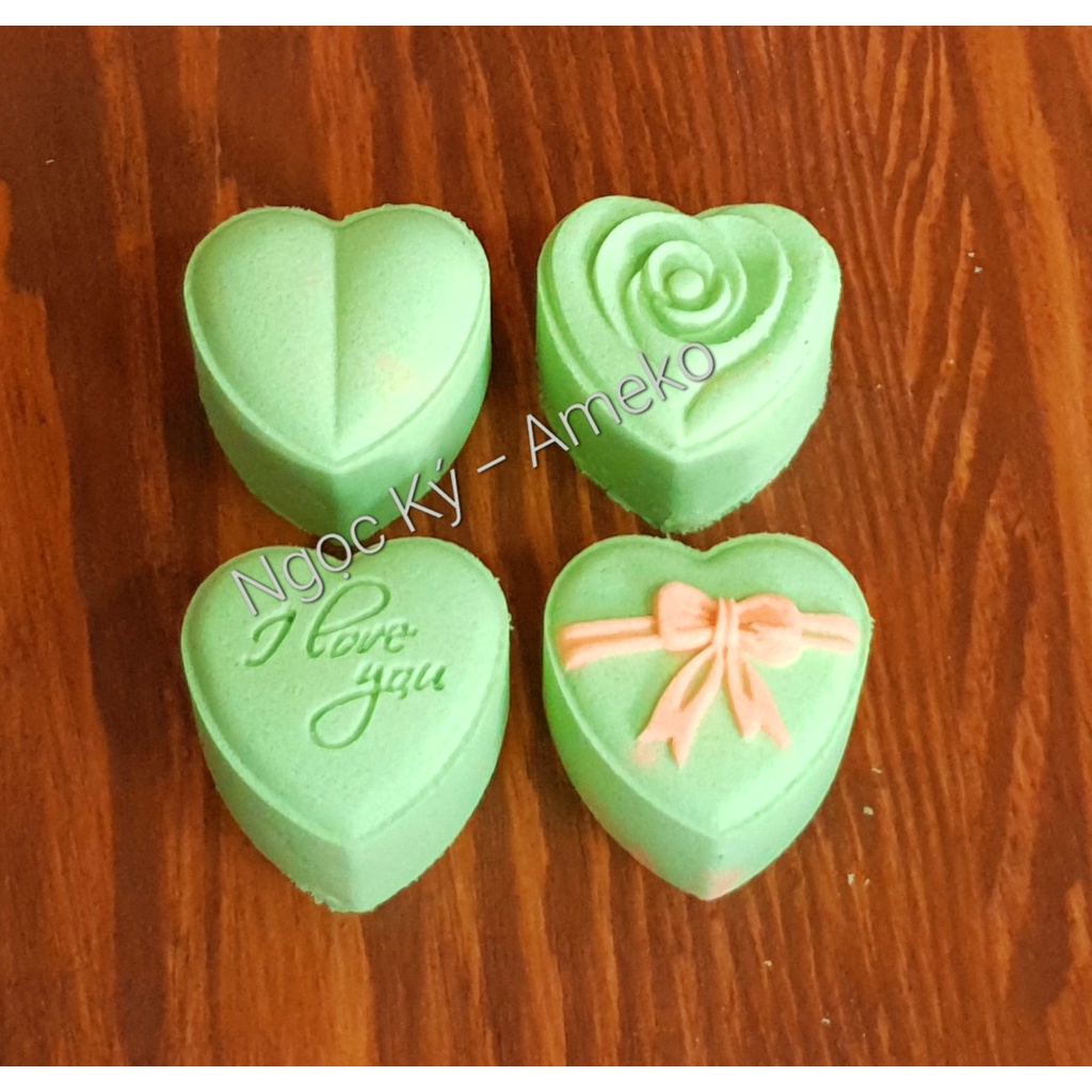 NQ35-06 - KHUÔN LÒ XO BÁNH TRUNG THU / BÁNH DỨA  HÌNH TRÁI TIM 30G 4 MẶT