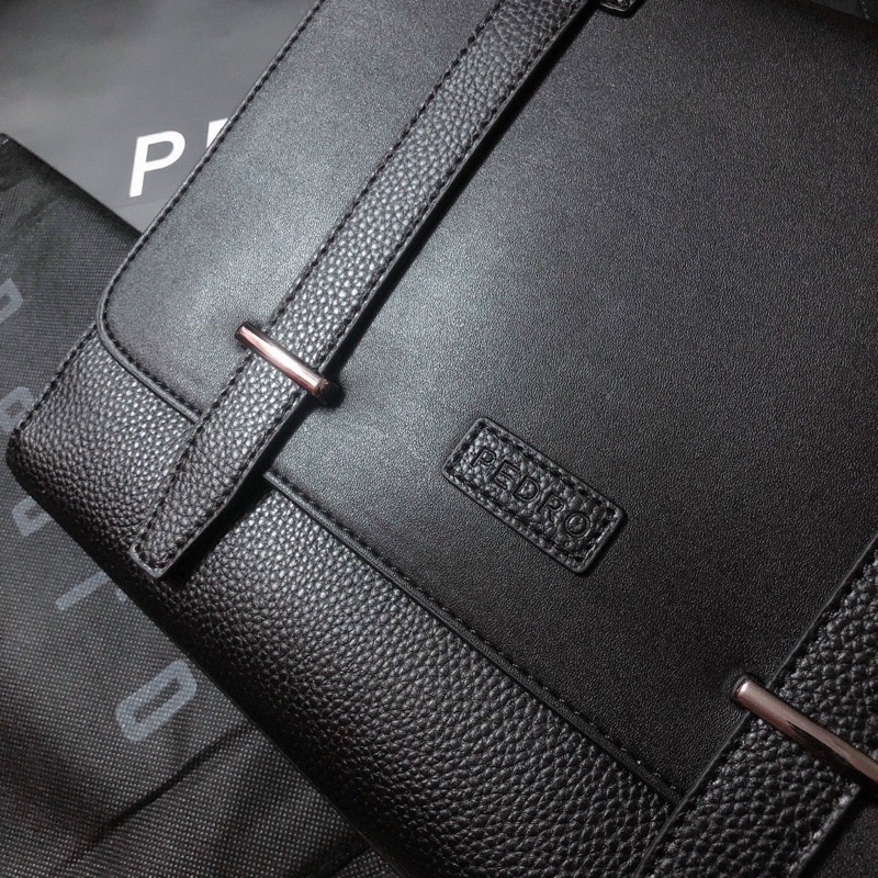 Cặp nam Pedro công sở lịch lãm