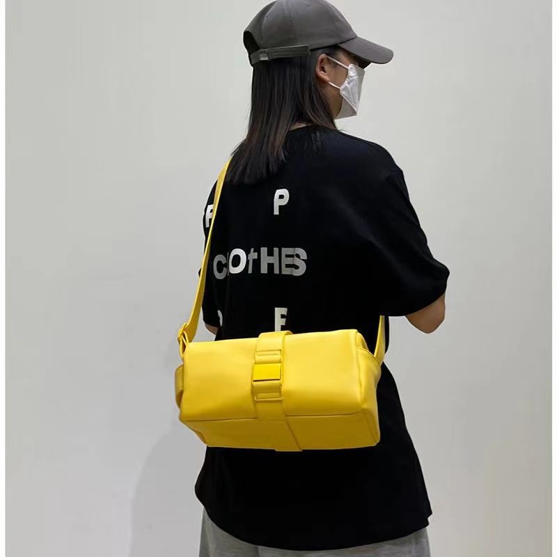 Túi Đeo Chéo Thể Thao Hình Vuông Màu Xanh Dương Phong Cách Mới Năm 2021