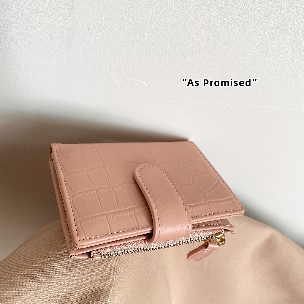 Ví ngắn cầm tay dạng gập Martha vân da 06S-H