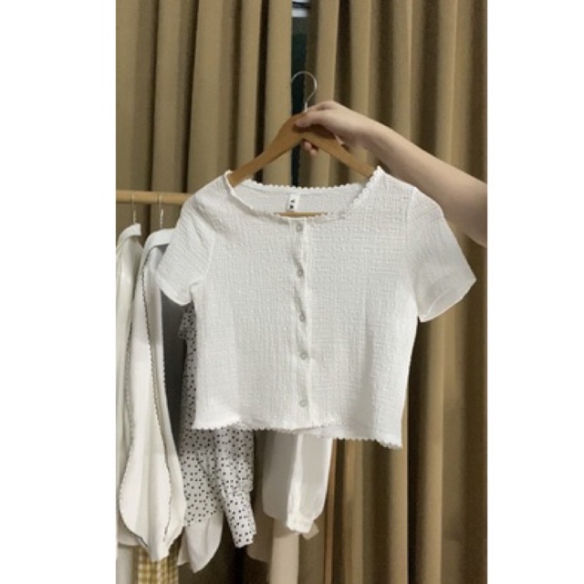 Pass Áo crotop phối ren trắng