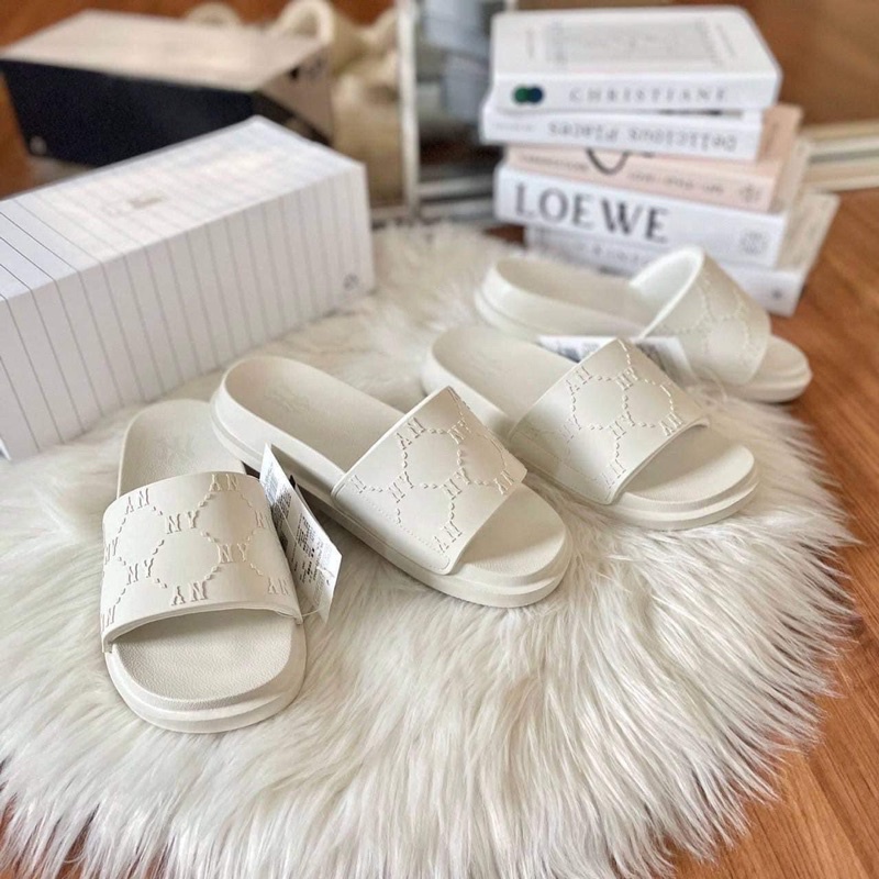 Dép quai ngang MLB Chunky Mound Diamond Monogram New York Yankees Trắng / Đen