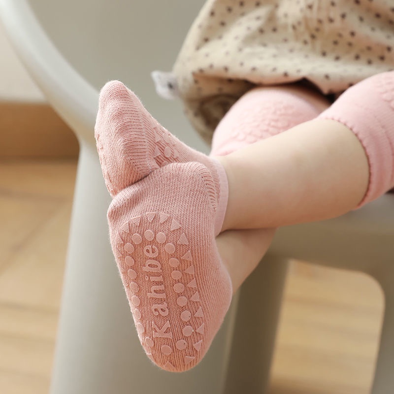 Babyfair. Tất bảo vệ đầu gối có chống trượt cho bé tập bò đủ màu  0-2 tuổi