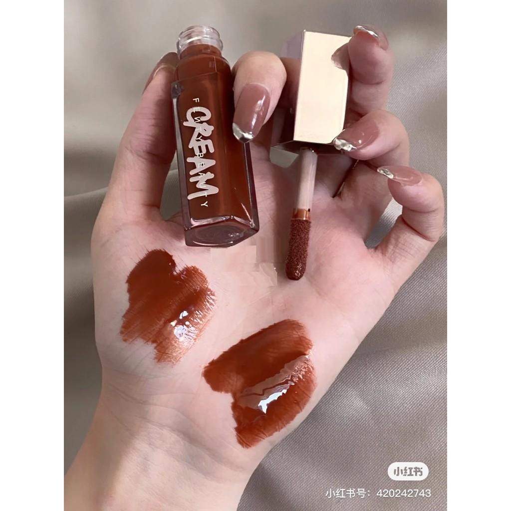 Son kem bóng căng mọng môi Fenty Beauty Gloss Bomb Cream màu 04 Cookie Jar 02 Fenty Glow