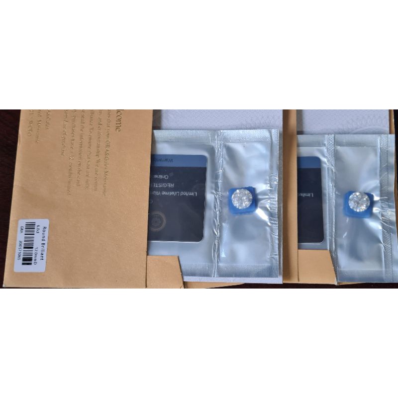 Xả kho Viên Moissanite 12 ly. Hàng chính hãng. Loại Đẹp nước D độ sạch FL. Full đầy đủ kiểm định, thẻ bảo hành quốc tế