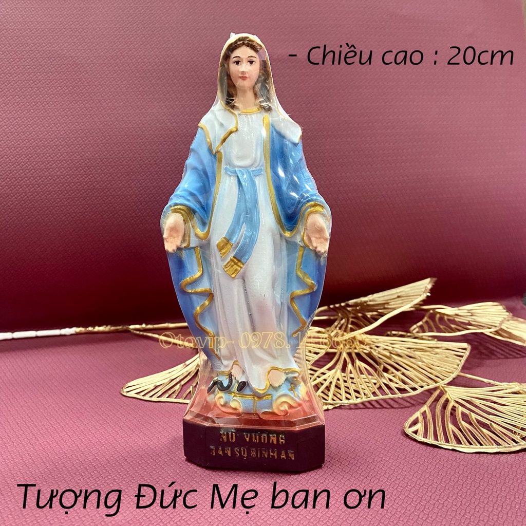 Tượng công giáo để xe ô tô, trang trí taplo xe hơi mang ý nghĩa bình an, may mắn Otovip