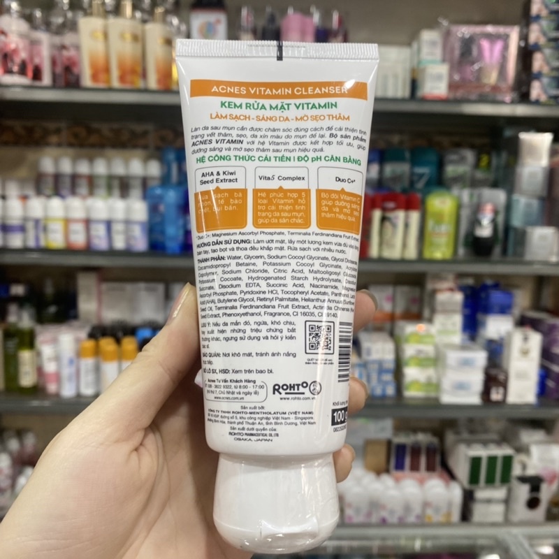 Kem rửa mặt VITAMIN ACNES VITAMIN Cleanser 100g