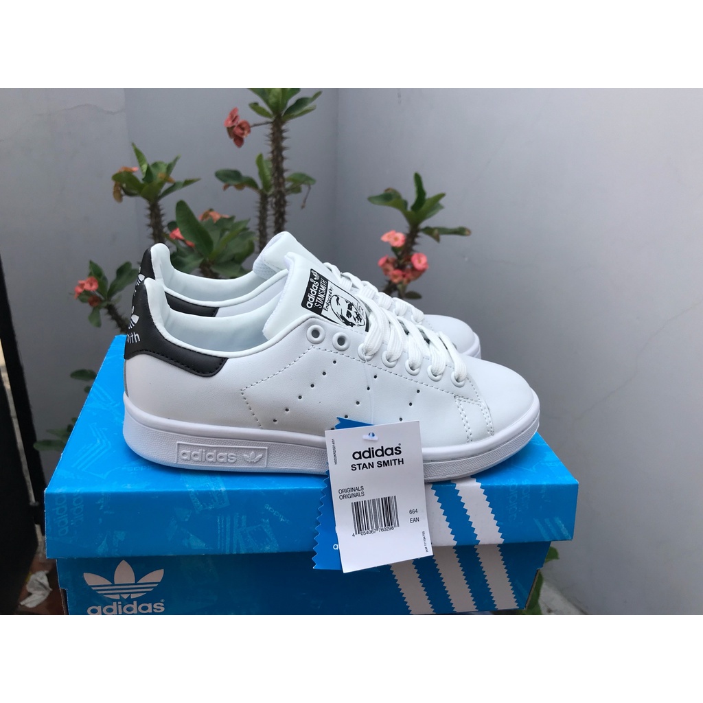 Giầy thể thao stan smith gót đen chất đẹp