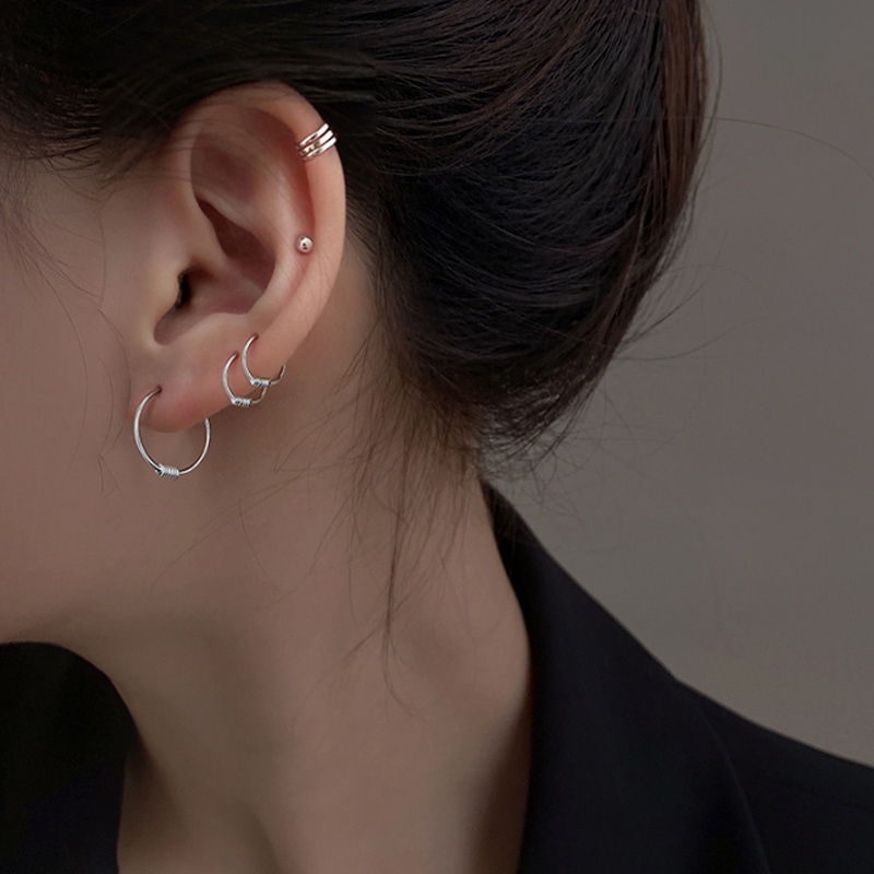 1 Đôi Bông Tai Bạc Dạng Móc Hình Tròn Rỗng Đơn Giản Màu Đen Thời Trang Cho Nữ