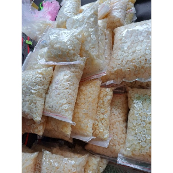 Nút sơ mi 1cm,1,1cm giá 25k/500 nút