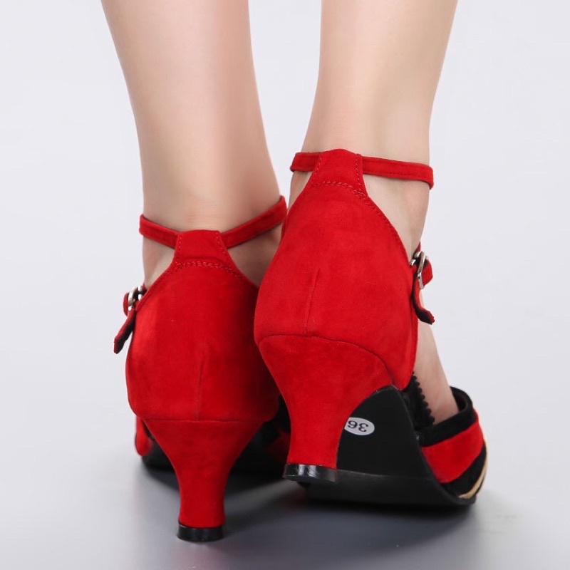 Săng Đan khiêu vũ latin