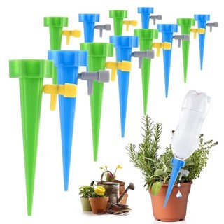 Đầu tưới cây nhỏ giọt lắp vào chai nước và đâu tưới cây nhỏ giọt lắp vào ống PE6