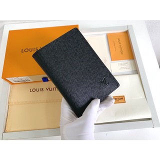 Louis vuitton ví ngắn đựng hộ chiếu họa tiết lv m60181