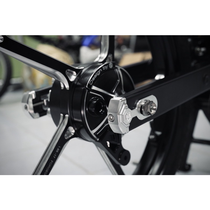 Bát tăng sên Ex135 4S cnc có nẹp gắp