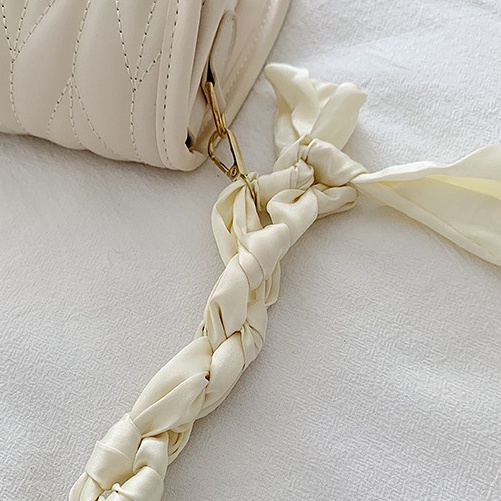 Túi xách nữ khóa trái tim dây đeo thắt nơ trẻ trung siêu xinh