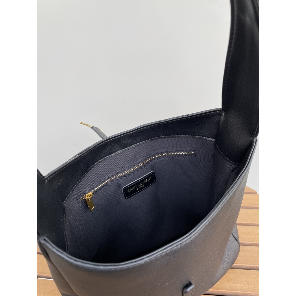 Túi Xách Da 5 / 7 - SL 2022 Kích Thước 23 X 22 X 8 / 5 cm In Hoạ Tiết Hoa Hồng Xinh Xắn