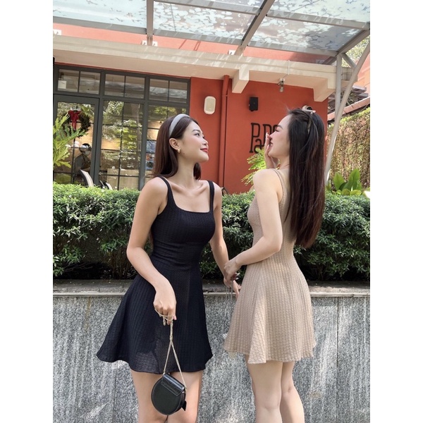 Đầm Dây Hailey