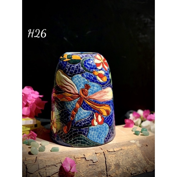 BÌNH CẮM HOA DÁNG CHUÔNG VẼ NGHỆ THUẬT .