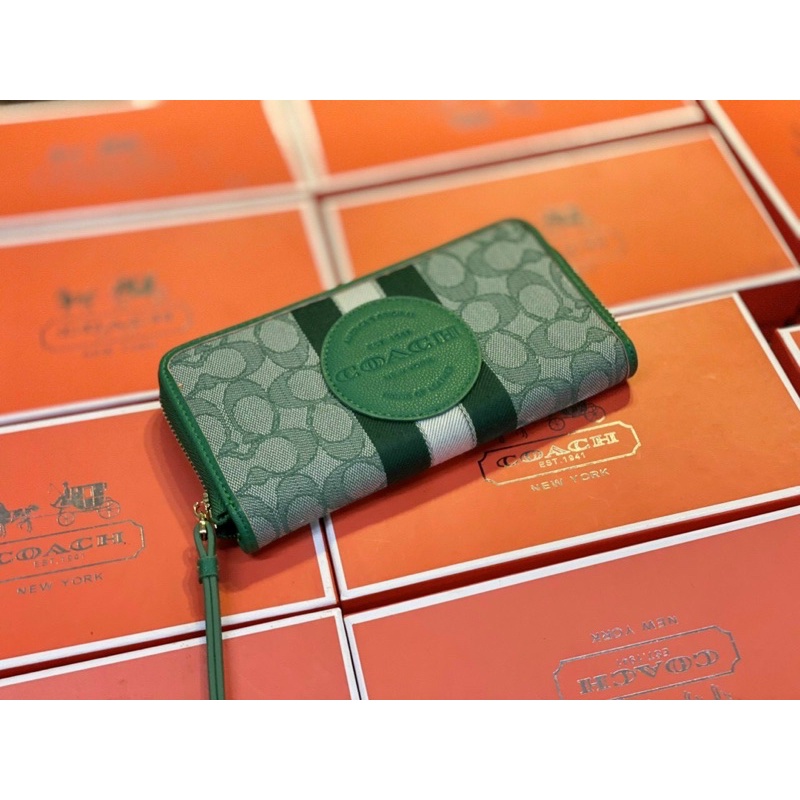 Ví coach khoá kéo