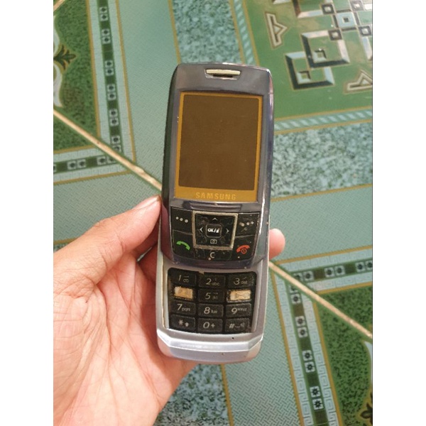 Điện thoại Samsung Sgh E250 nghe gọi