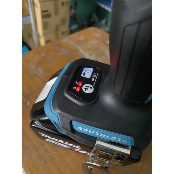 Máy Vặn Vít Dùng Pin 18V Makita DTD157 hàng bóc bộ mới 100%