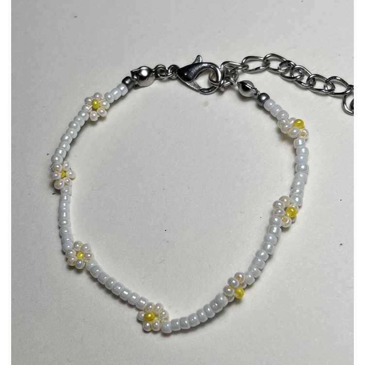 Vòng tay hạt cườm hoa cúc daisy