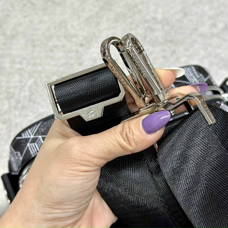 Túi Lacoste đeo chéo