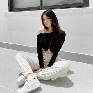 Áo trễ vai croptop tay dài viền chỉ nổi cá tính A018