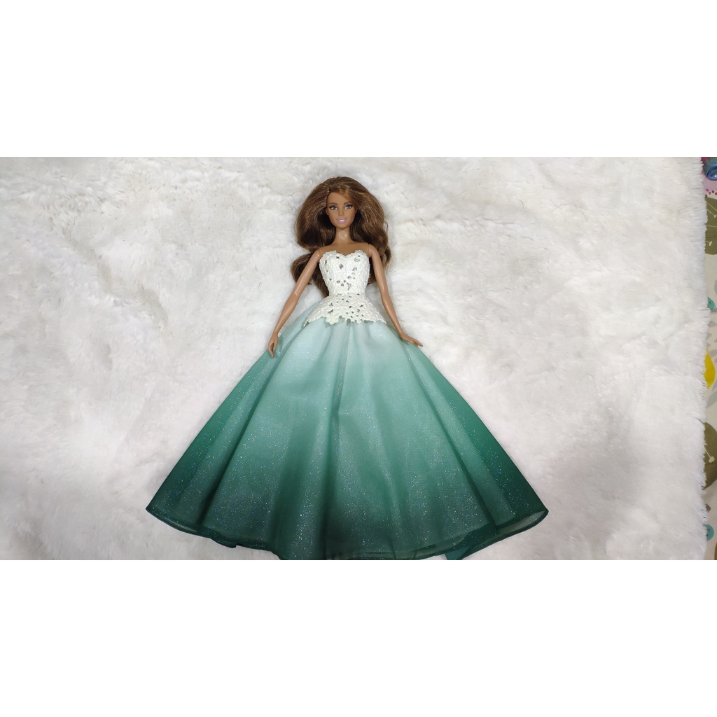 Búp bê barbie  muse váy holiday