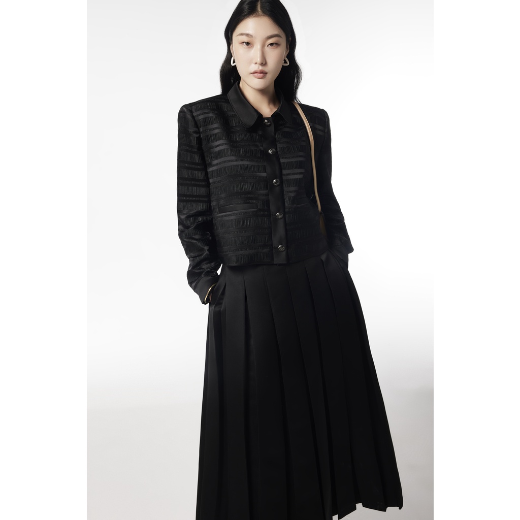 Áo khoác dáng ngắn ÀTOUS CECILE đen cổ bẻ chất taffeta cao cấp thiết kế hiện đại trẻ trung thanh lịch