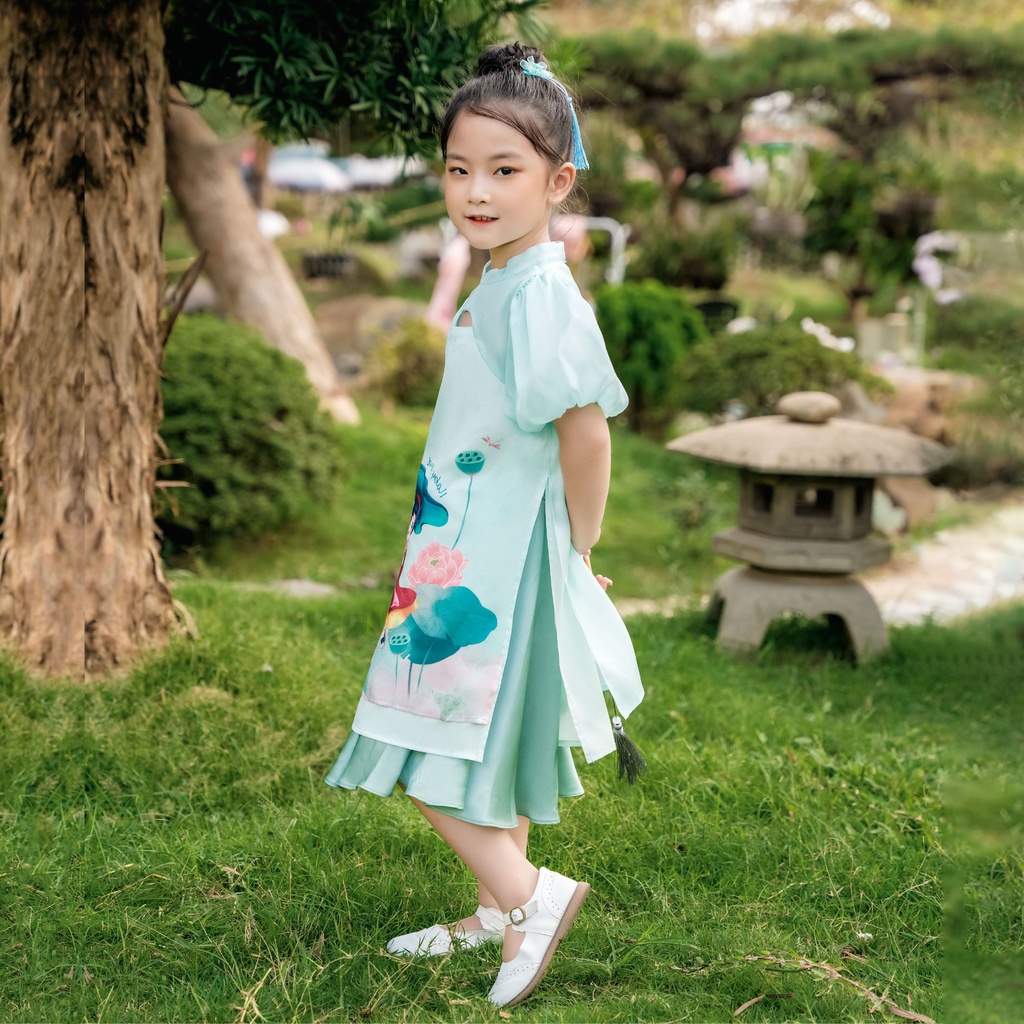 Set áo dài bé gái vải tơ ánh hoạ tiết hoa sen Ilaby AG003