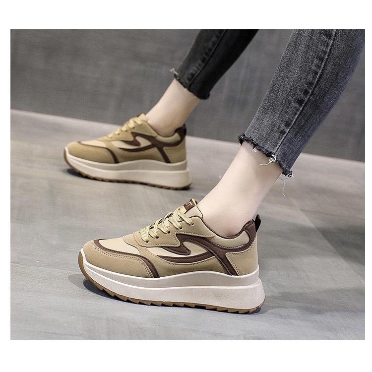 GIÀY THỂ THAO TIA CHỚP 2023