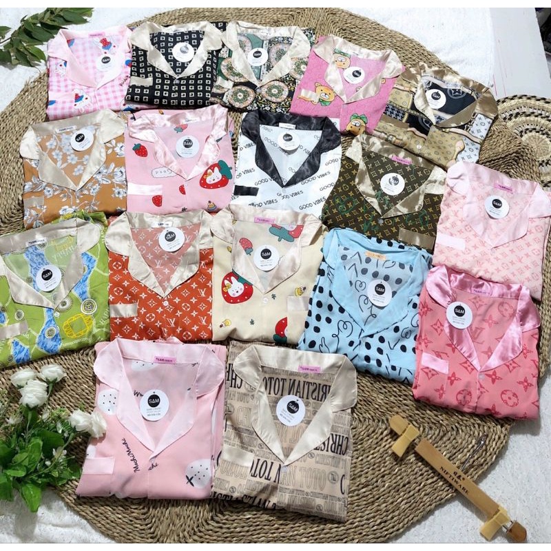 Bộ Pyjama lụa mango tay cộc quần dài.