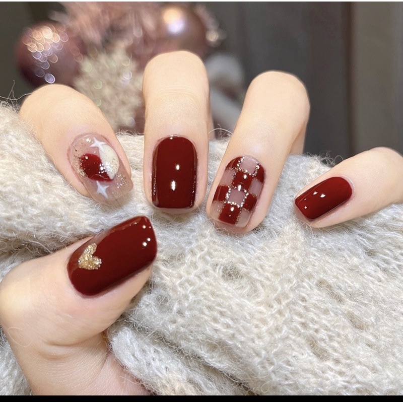 Móng úp đỏ tết